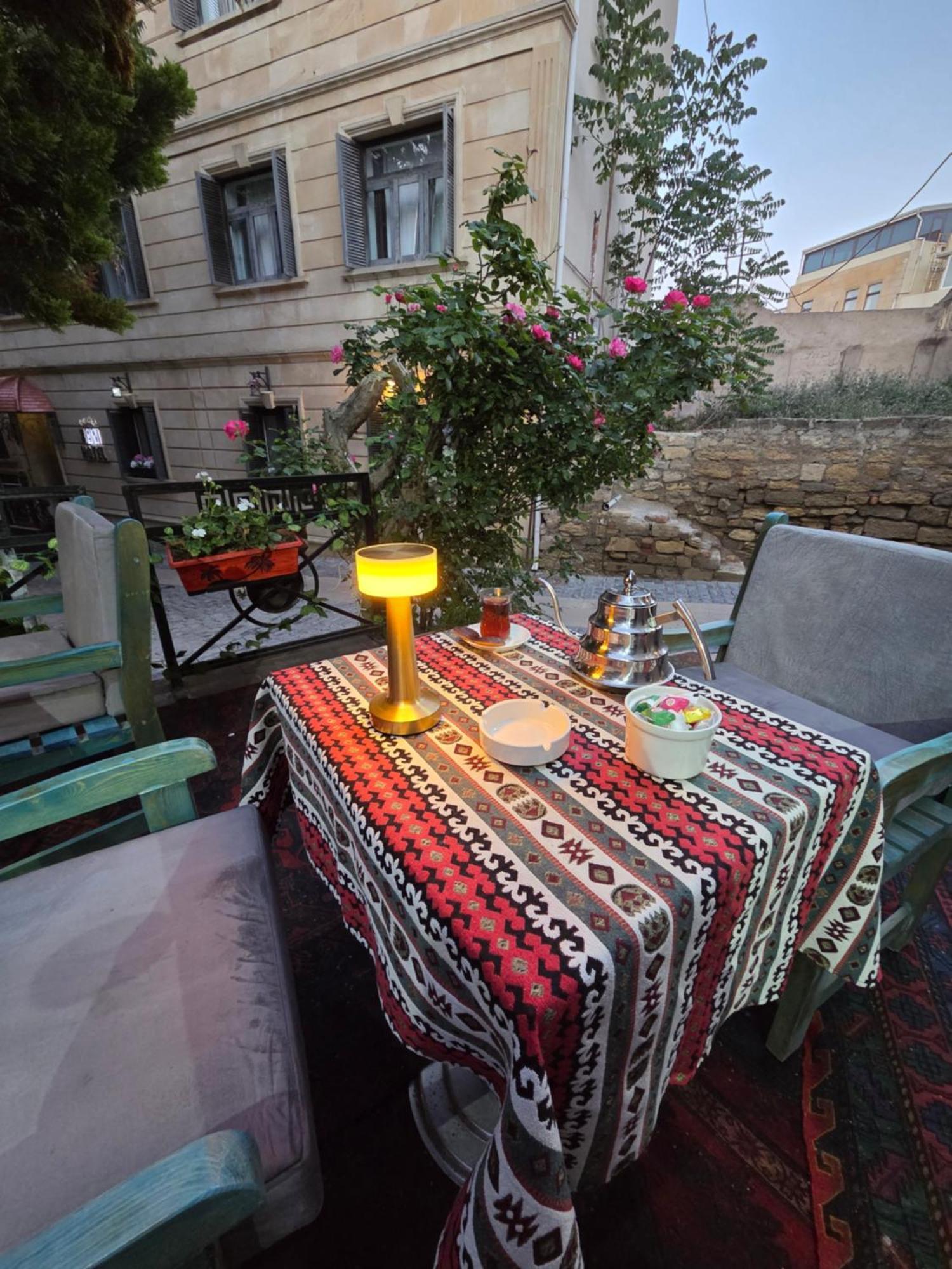באקו Chambers Old City Hotel מראה חיצוני תמונה
